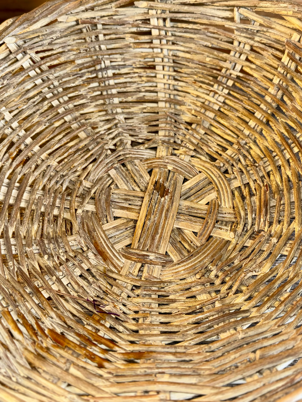 Round Basket with Handle
