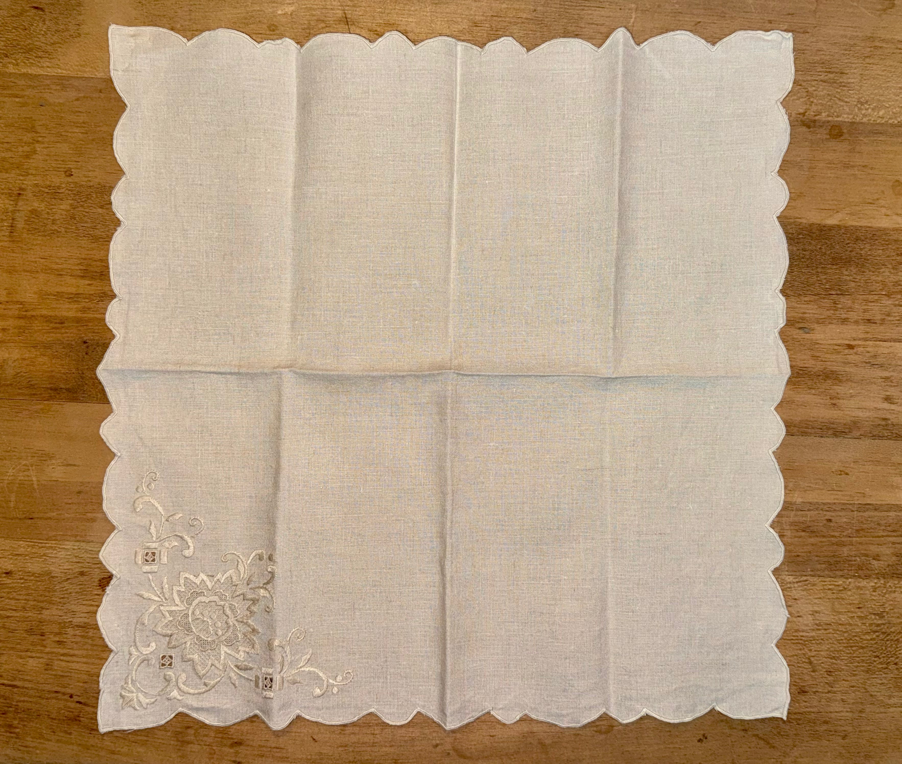 Vintage Embroidered Linen Napkins (Set of 4)