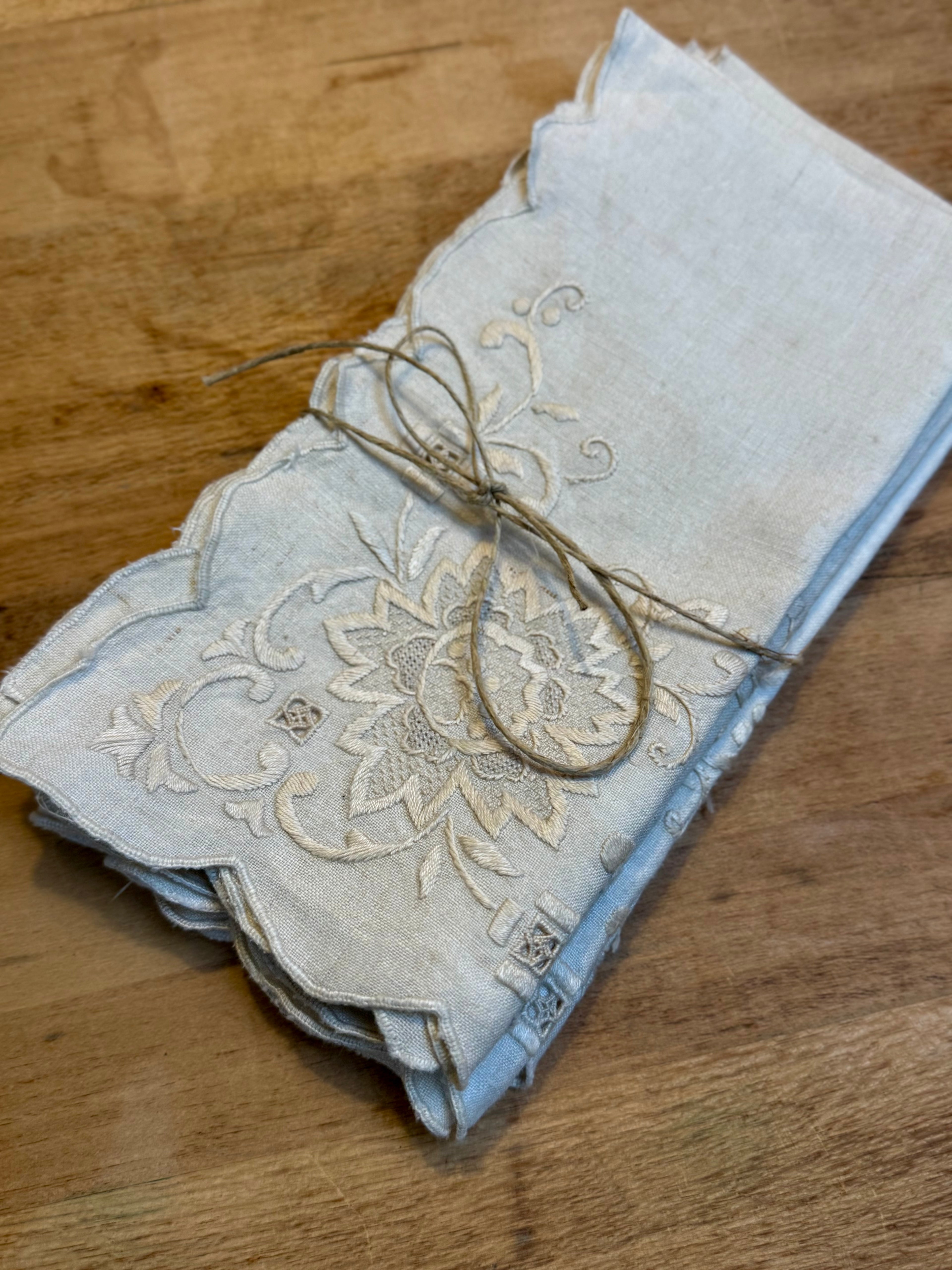 Vintage Embroidered Linen Napkins (Set of 4)