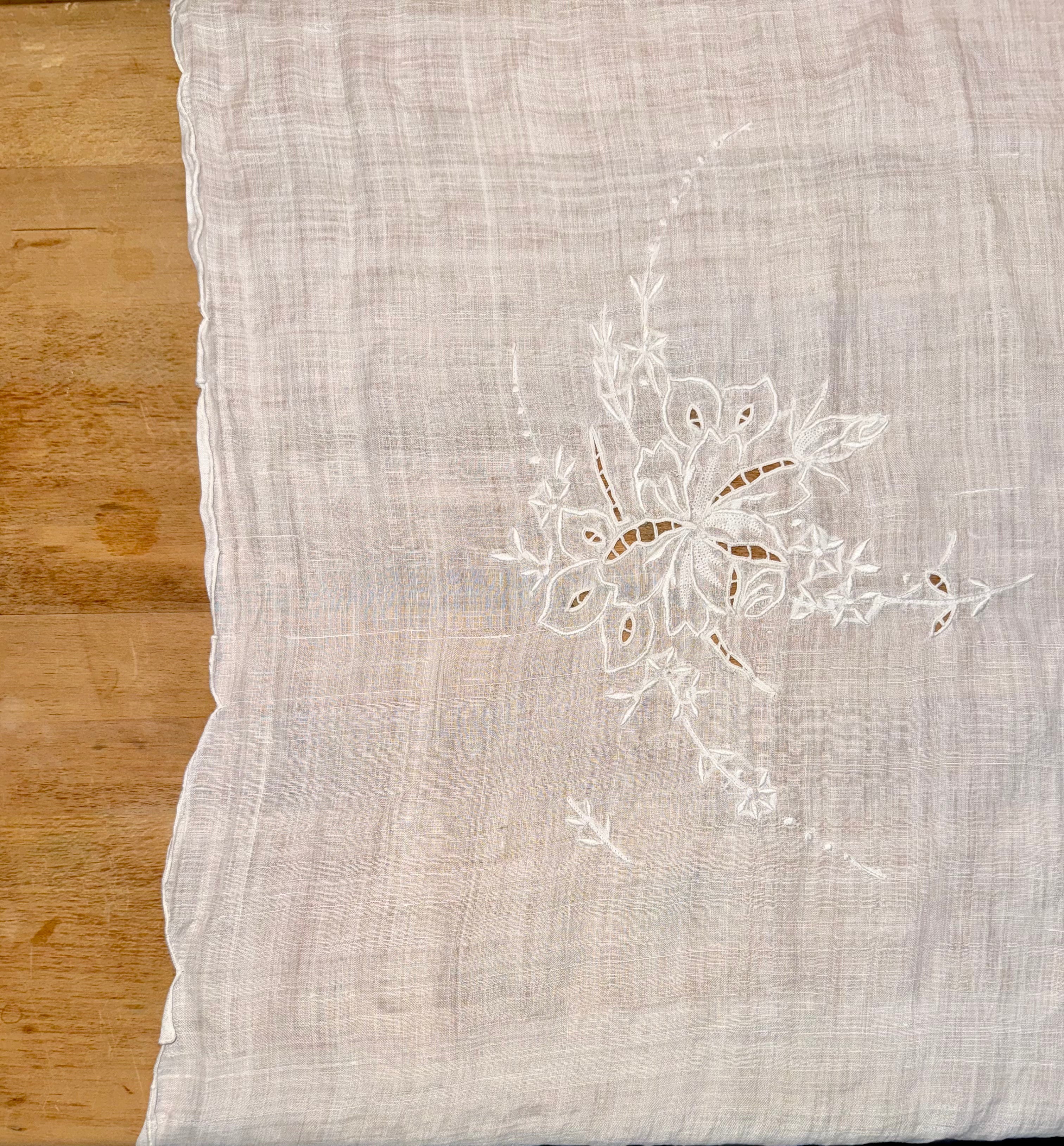 Vintage Linen White Table Cloth w/Floral Embroidery