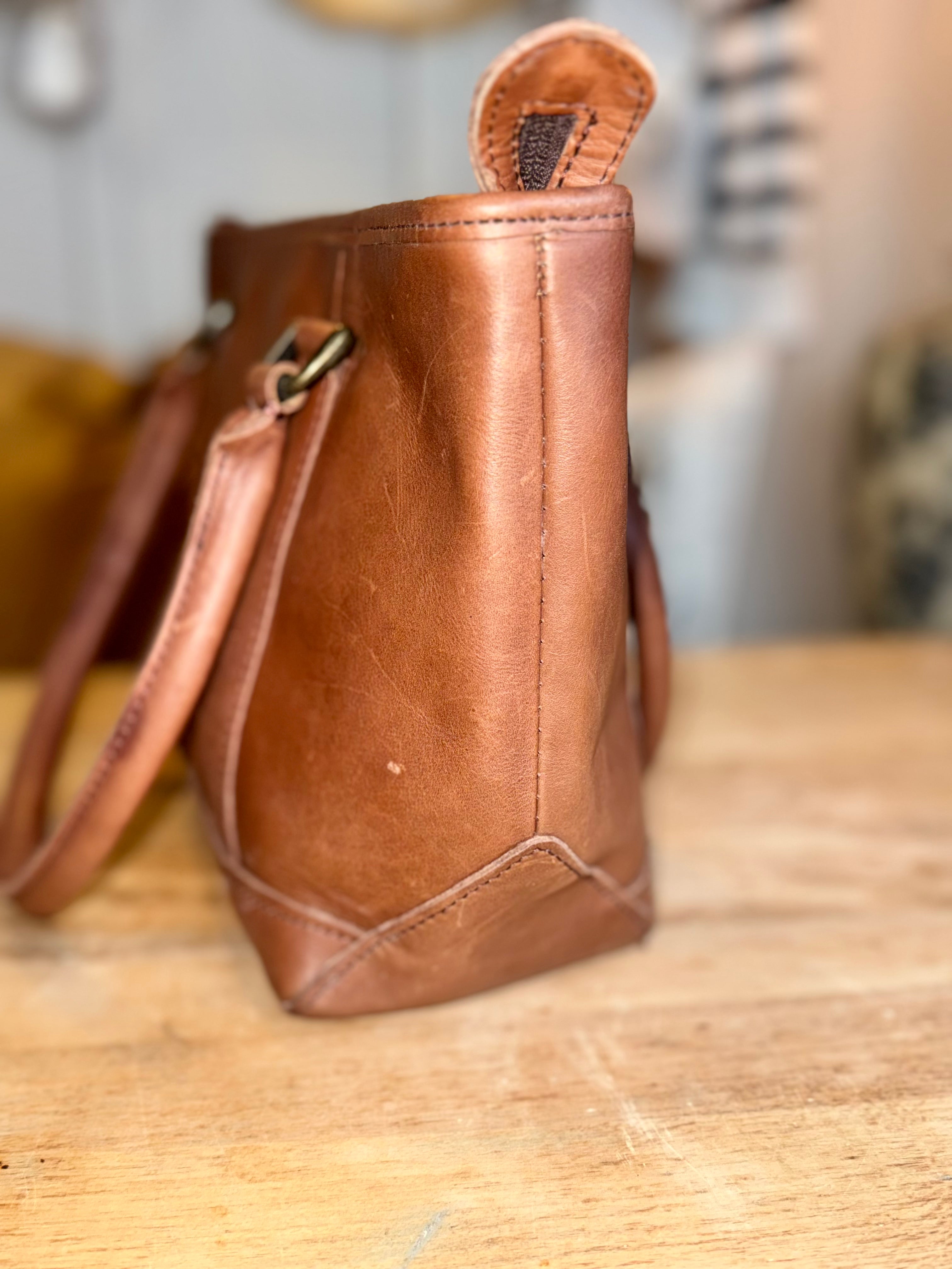 Vintage L.L. Bean Town and Field Brown Leather Tote Purse w/ Brass Accents