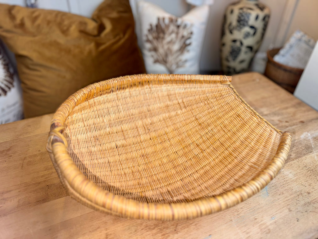 Handwoven Round Basket – Natural Wicker Decorative Bowl