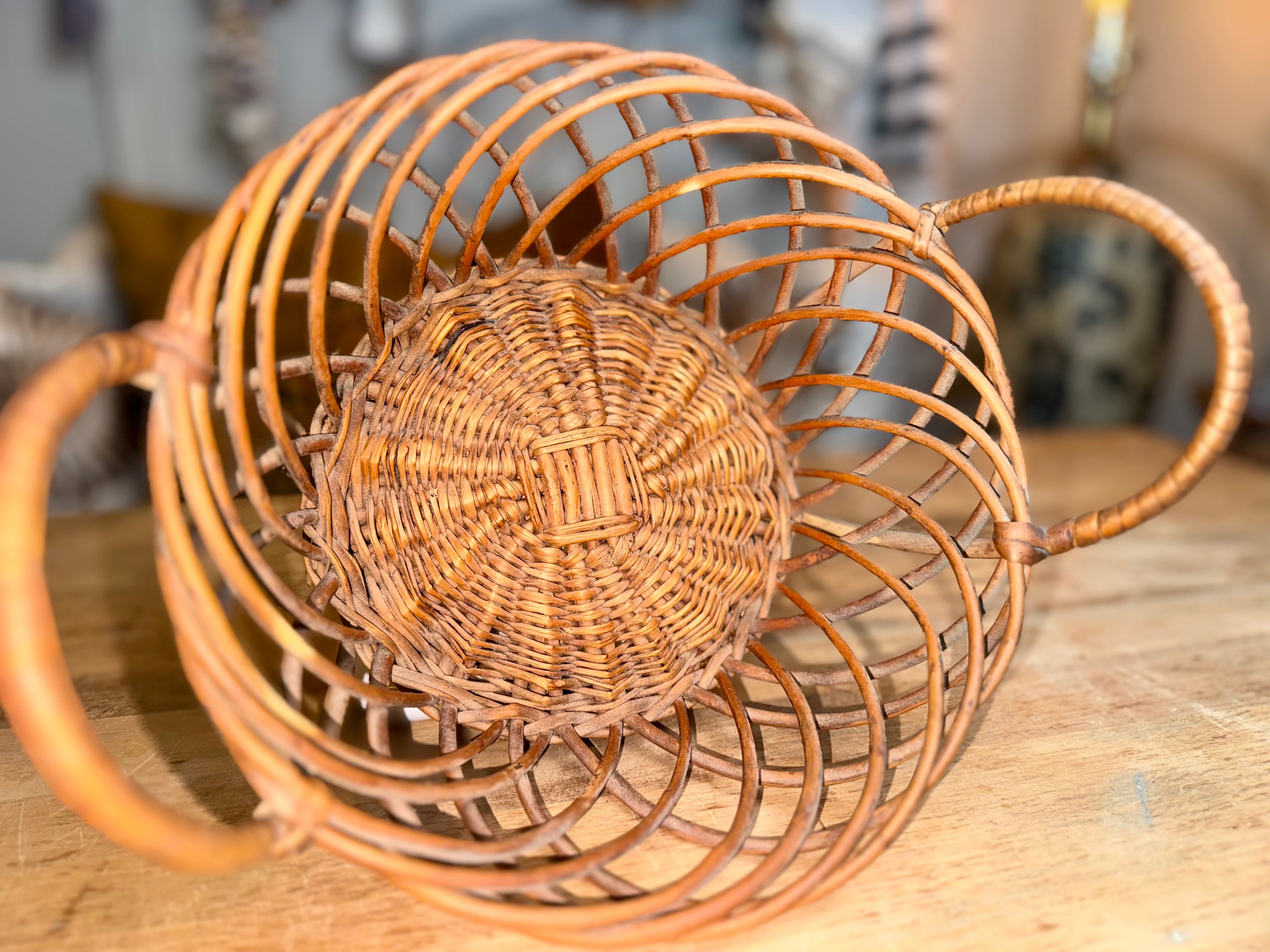 Handwoven Open-Weave Basket with Handles – Natural Wicker Decorative Bowl