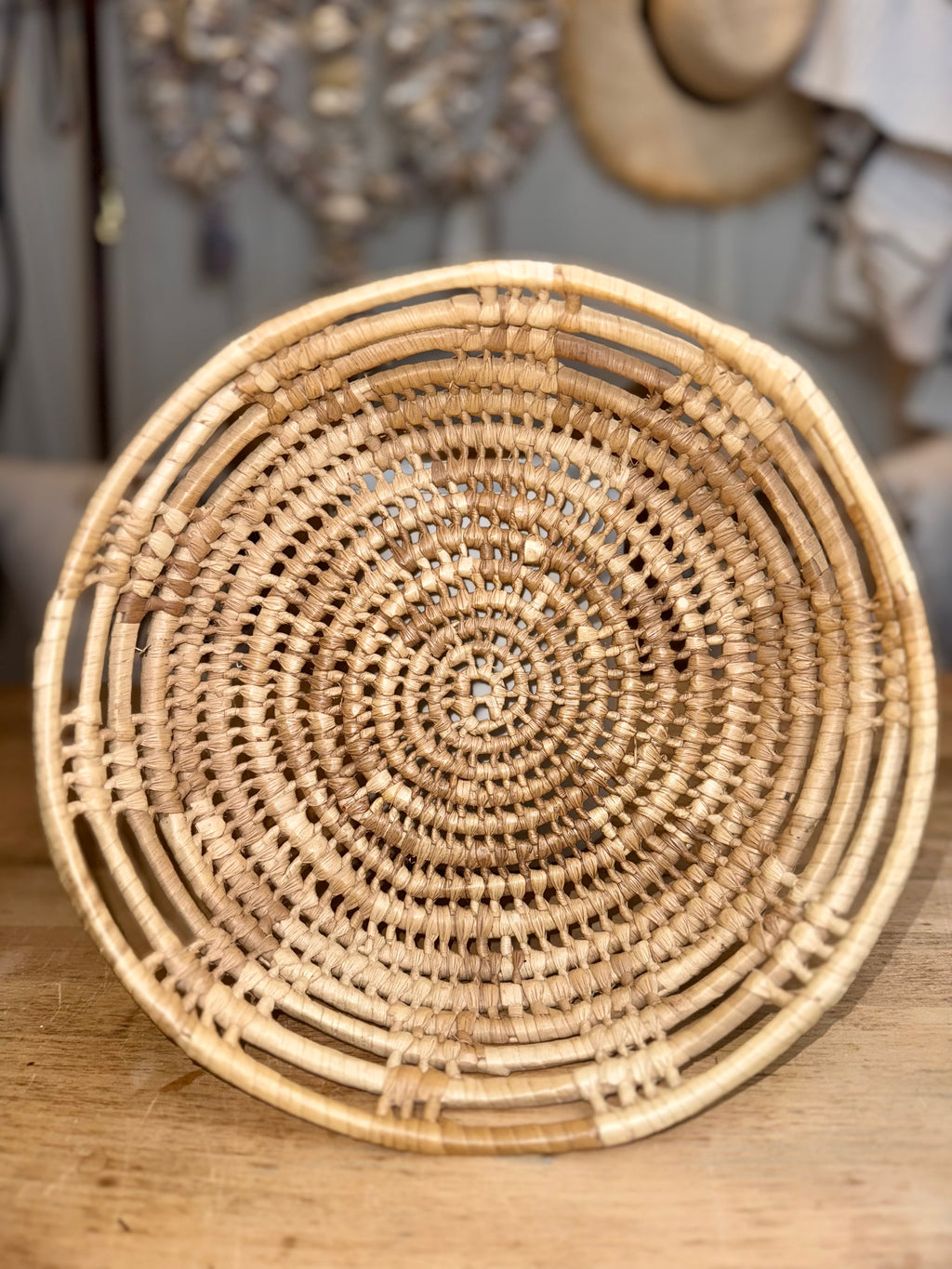Handwoven Round Wicker Basket – Natural Decorative Bowl