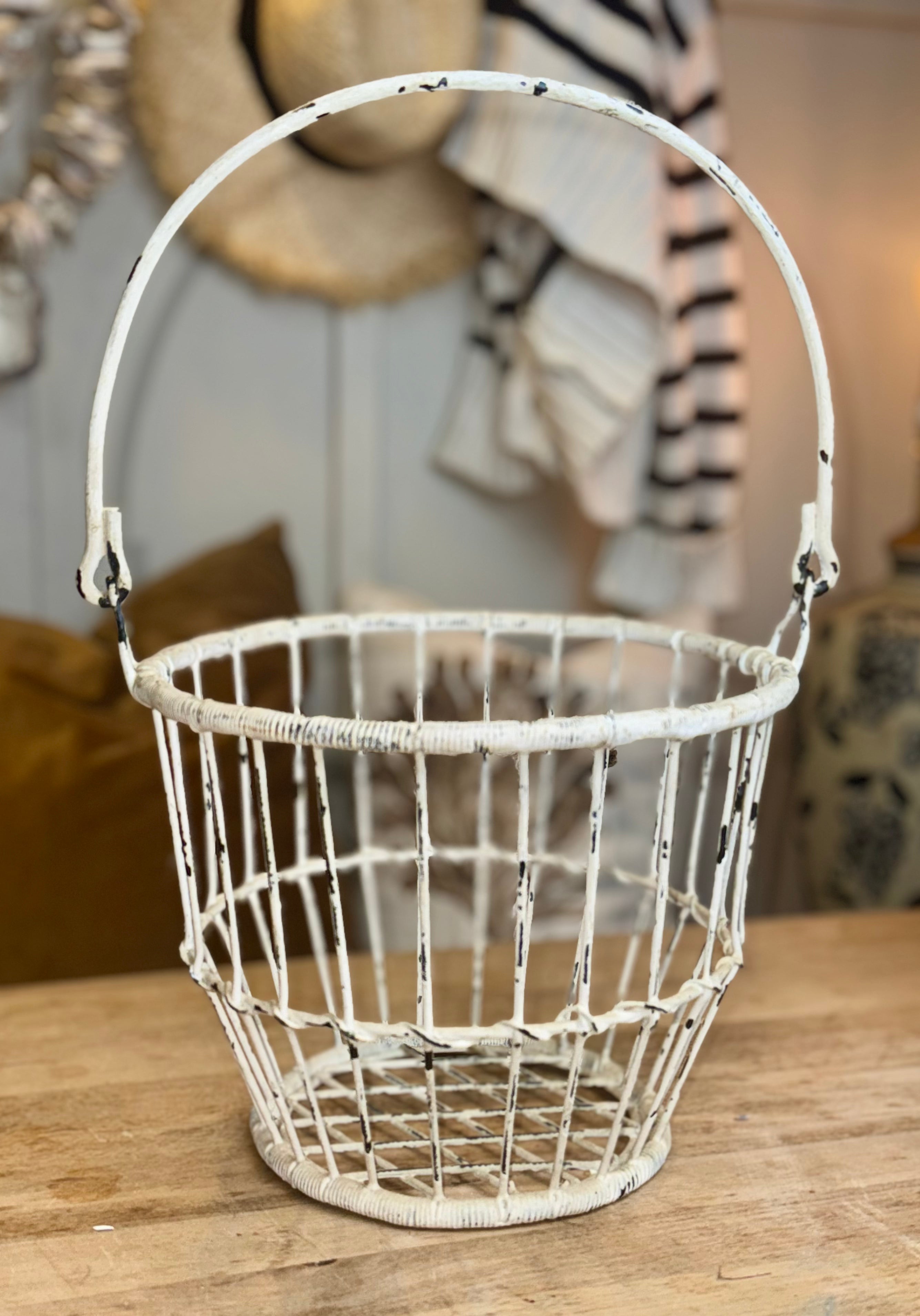 Vintage-Style Metal Wire Basket with Handle – Distressed White Decorative Storage Basket