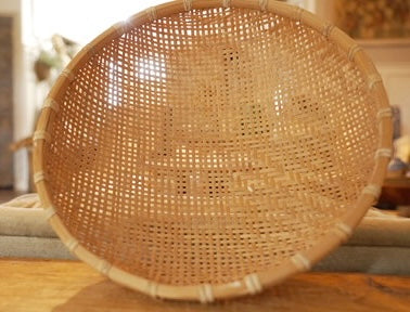Handwoven Round Wicker Basket – Natural Decorative Bowl